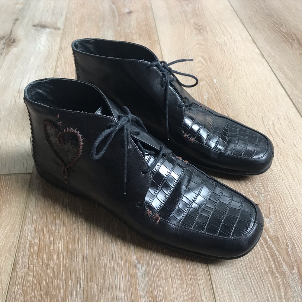 Brighton lace up black leather shoes